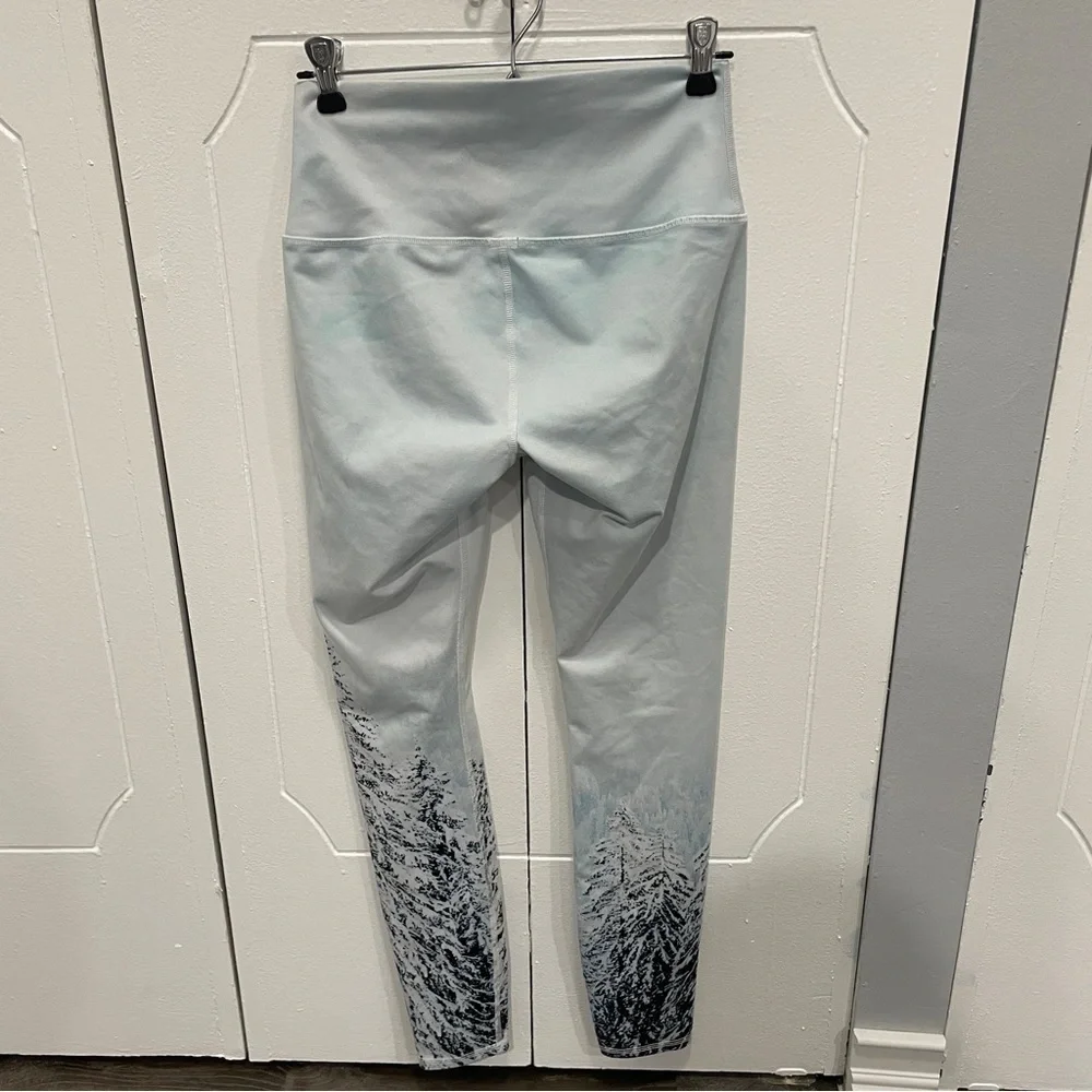 Alo Yoga Light Blue Winter Forest High-Waisted Airbrush Leggings